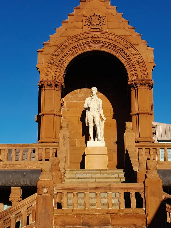 Burns Statue (1) The Burns statue in Kilmarnock